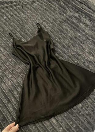 Платье атласное