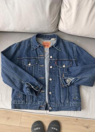 Джинсова куртка levis