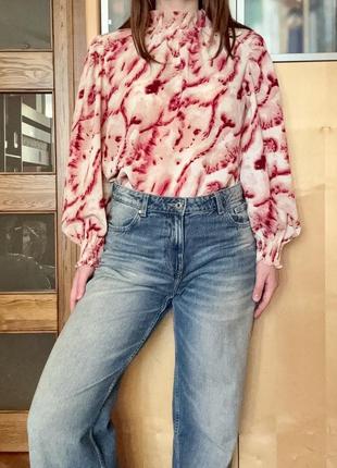 Блуза з акварельним принтом і пишними рукавами