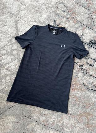 Компрессионная футболка under armour