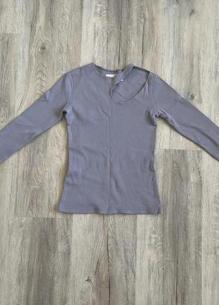 Кофтинка в рубчик з цікавим вирізом і отворами для пальчиків