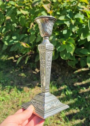 Старовинний бронзовий свічник з вишуканим рельєфним візерунком! німеччина, сер.хх...