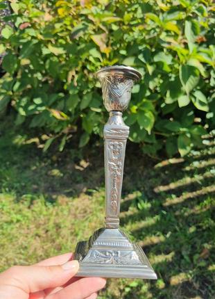 Старовинний бронзовий свічник з вишуканим рельєфним візерунком! німеччина, сер.хх...