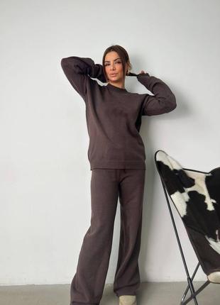 Костюм вязаный