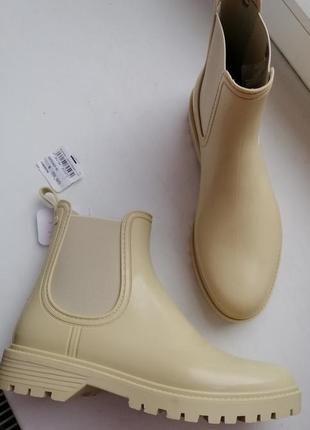 Ботинки резиновые