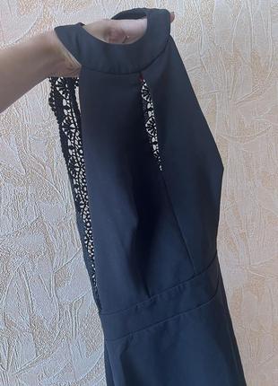 Черное короткое платье с кружевом и открытой спиной2 фото