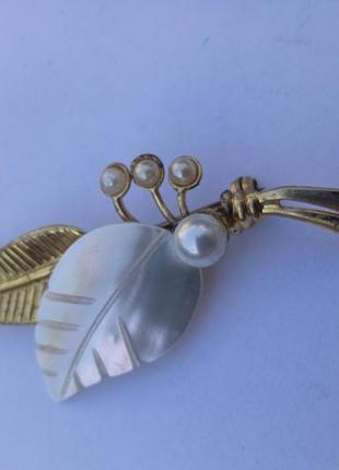 Брошь винтаж с перламутром.
