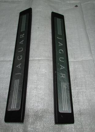 8x2313201af - накладка на поріг передня ліва jaguar xf x250