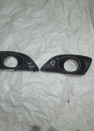 Решітка на протитуманку рест toyota avensis t25 2003-2008