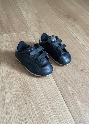 Кроссовки adidas