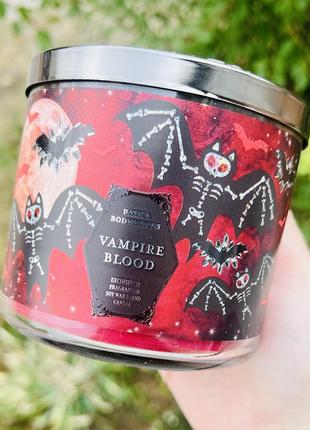 Свічка на 3 гноти vampire blood від bath&body works
