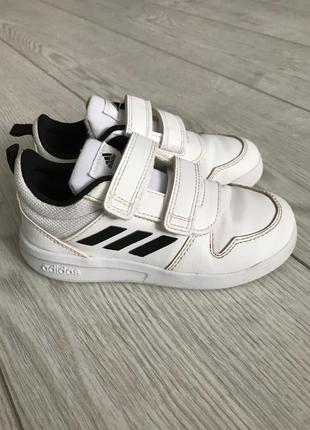 Кроссовки adidas