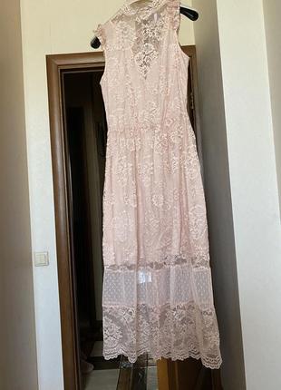 Плаття,приємного рожевого кольору.розмір на 46.  на підкладці.