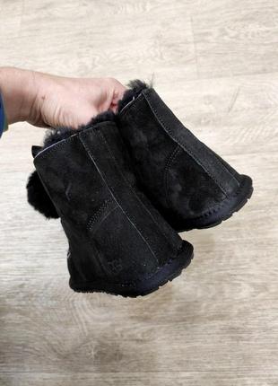 Угг мини черные замшевые сапоги. ugg bailey bow mini suede dark2 фото