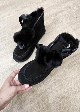 Угг мини черные замшевые сапоги. ugg bailey bow mini suede dark7 фото