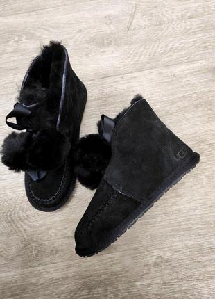 Угг мини черные замшевые сапоги. ugg bailey bow mini suede dark8 фото