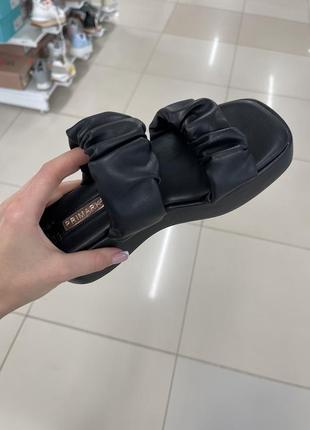 Капці босоніжки шльопанці