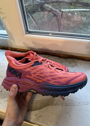 Коосівки hoka speedgoat