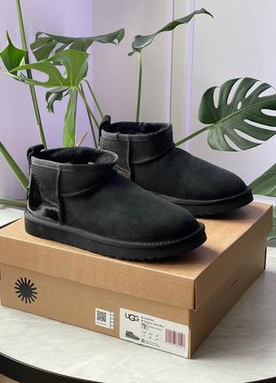 Ugg ultra mini black lacquer