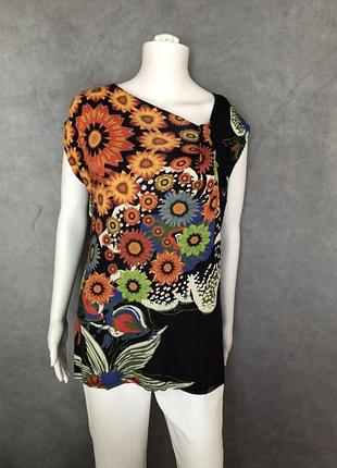 Красива футболка desigual by lacroix.