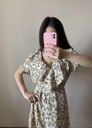 Гарна сукня на запах в квітковий принт new look l
