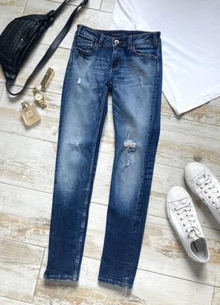 Потертые джинсы zara с вареным эффектом