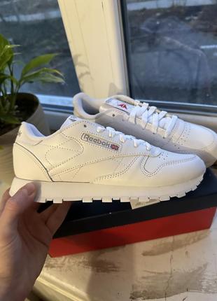 Шкіряні кросівки reebok classic2 фото