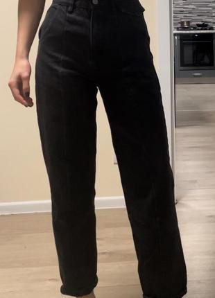 Чорні mom джинси