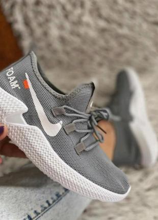 Кроссовки в стиле nike