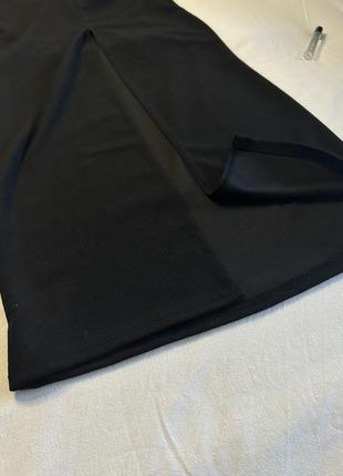 Черное платье макси на одно плечо6 фото