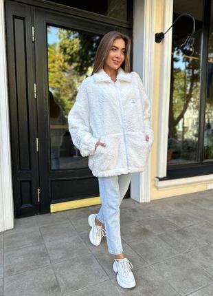 Кофта из меха тедди свободного кроя с высоким воротником под горло на молнии зытка баранец розовая черная серая