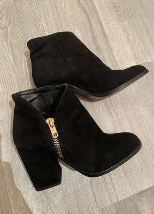 Замшевые ботиночки zara