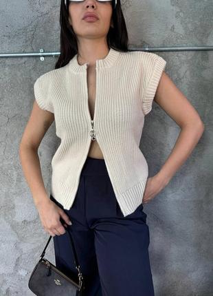 Вязаная жилетка на двойной молнии без рукавов,плотная,турция,беж,черный