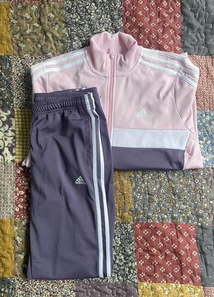 Спортивний костюм adidas