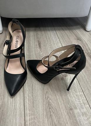 Туфли лодочки на шпильке