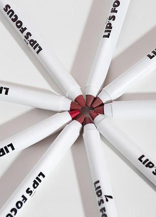 Карандаш гелевый для губ bless