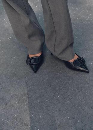 Открытые туфли