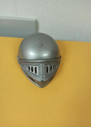 Шолом лицаря