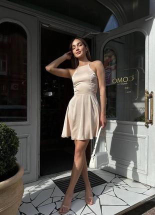 Женское шелковое мини платье со шнуровкой на спине4 фото