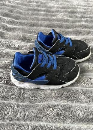 Кроссовки nike huarache размер 7с (23, стелька 14,5 см).