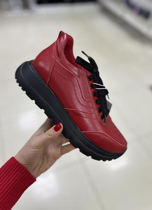 Шикарные женские красные кроссовки / женские кроссовки1 фото
