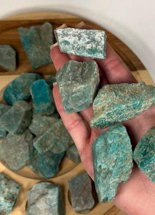 Камень амазонит