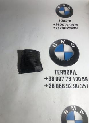 Патрубок повітряного фільтра бмв bmw е e81/82/84/87/88/90/91/92/93 n43/45/46n 13717523630