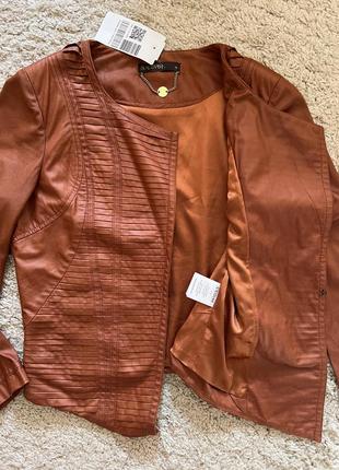 Новый пиджак, жакет, ветровка supertrash оригинал голландский бренд размер s,m указан размер 38 имитация кожи3 фото