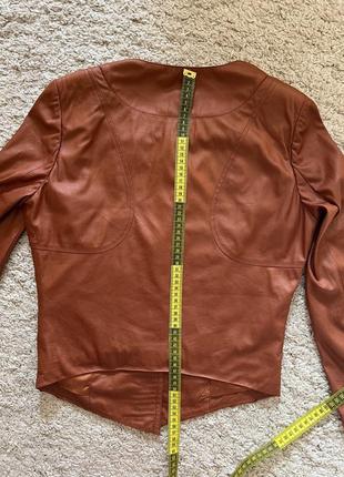 Новый пиджак, жакет, ветровка supertrash оригинал голландский бренд размер s,m указан размер 38 имитация кожи6 фото