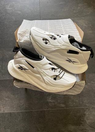 Чоловічі брендові кросівки reebok білі | стильні молодіжні кросівки