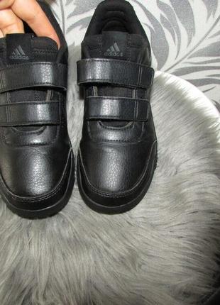 Adidas кросівки 18.5 см устілка1 фото