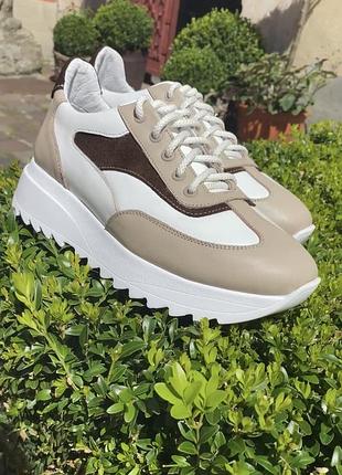 Женские кроссовки с натуральной кожи