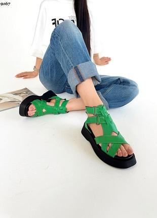 Босоножки женские кожаные зелёного цвета3 фото