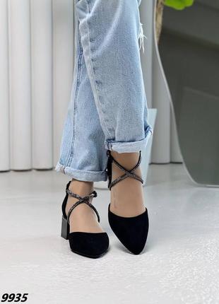 Женские туфли босоножки на низком каблуке6 фото